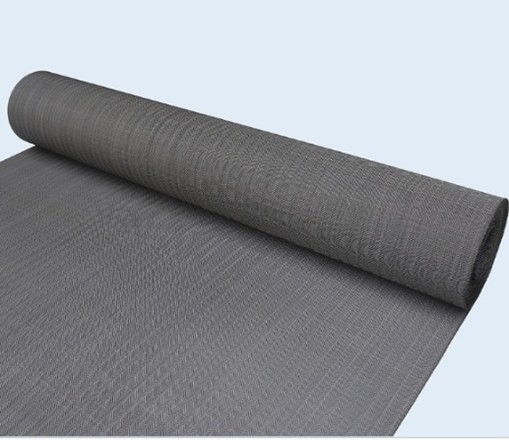 Švelnaus plieno austas tinklelis